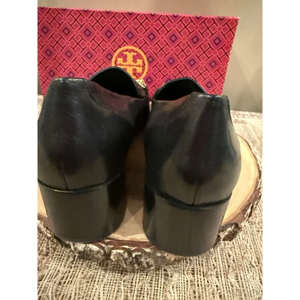 Tory Burch Women's Jessa Leather Heeled Loafer Black Block Heel Gold Links 9.5